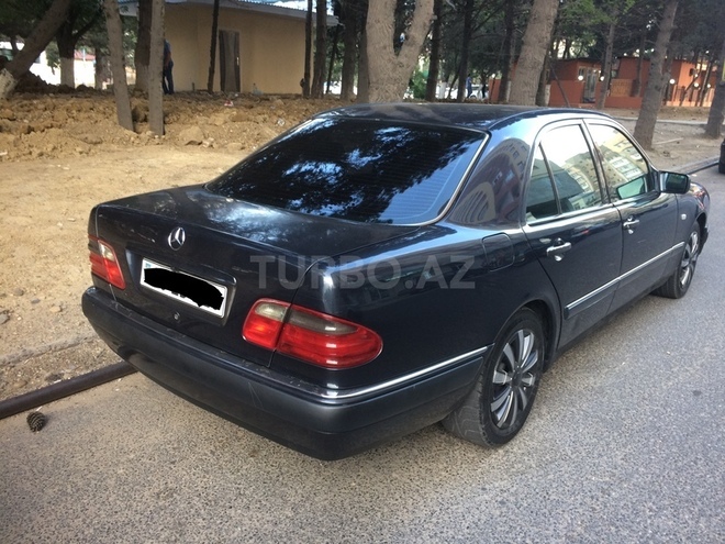 Mercedes E 230 1996, 235,000 km - 2.3 l - Bakı