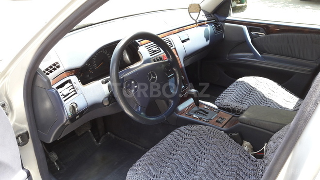 Mercedes E 320 2000, 376,000 km - 3.2 л - Bakı