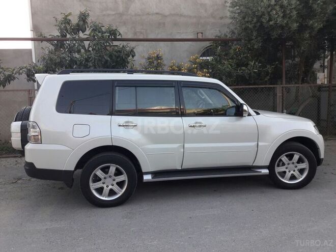 Mitsubishi Pajero 2008, 134,000 km - 3.0 l - Bakı