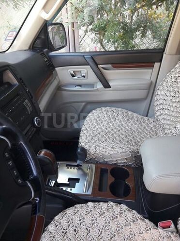 Mitsubishi Pajero 2008, 134,000 km - 3.0 l - Bakı