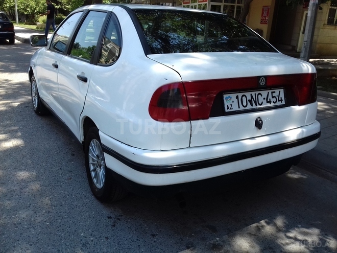Volkswagen Polo 1995, 180,000 km - 1.6 л - Bakı