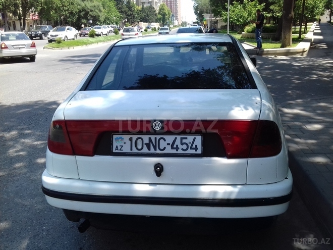 Volkswagen Polo 1995, 180,000 km - 1.6 л - Bakı