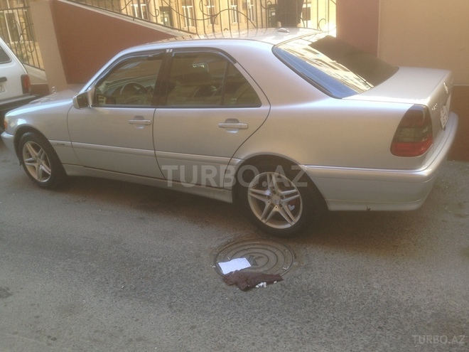 Mercedes C 230 1999, 275,000 km - 2.3 л - Bakı
