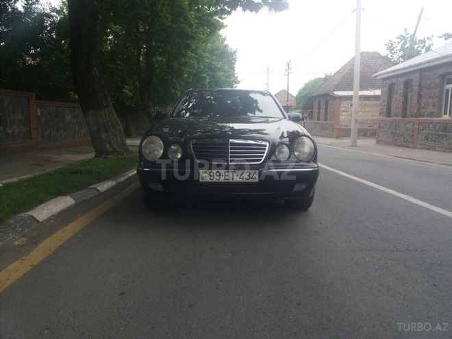 Mercedes E 220 2001, 350,000 km - 2.2 l - Bakı