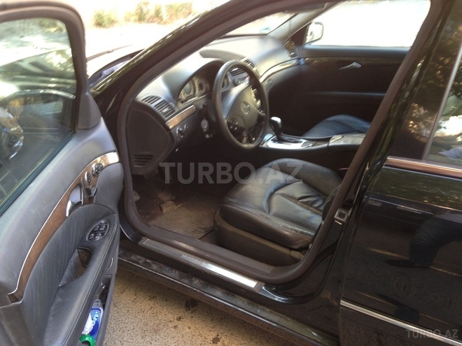 Mercedes E 320 2002, 259,000 km - 3.2 л - Bakı