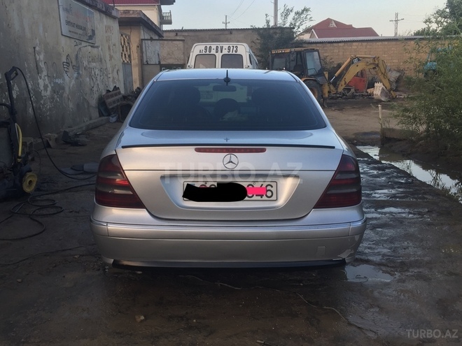 Mercedes E 270 2002, 237,400 km - 2.7 l - Bakı