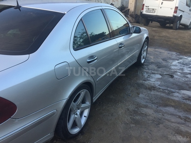 Mercedes E 270 2002, 237,400 km - 2.7 l - Bakı