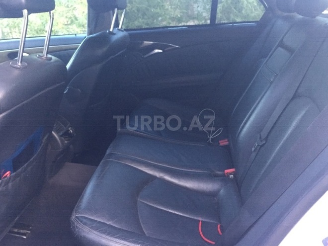 Mercedes E 270 2002, 237,400 km - 2.7 l - Bakı