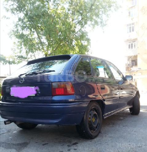 Opel Astra 1995, 253,000 km - 1.6 l - Bakı