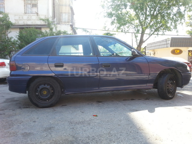 Opel Astra 1995, 253,000 km - 1.6 l - Bakı