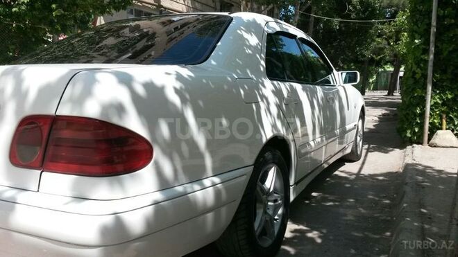 Mercedes E 220 1998, 277,000 km - 2.2 l - Bakı