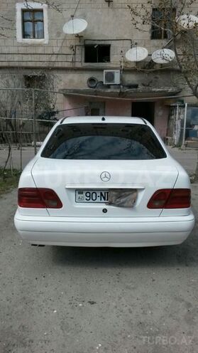 Mercedes E 220 1998, 277,000 km - 2.2 l - Bakı