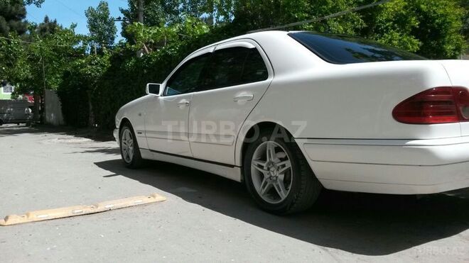 Mercedes E 220 1998, 277,000 km - 2.2 l - Bakı
