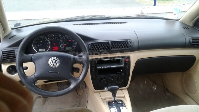 Volkswagen Passat 2001, 280,000 km - 1.8 л - Balakən