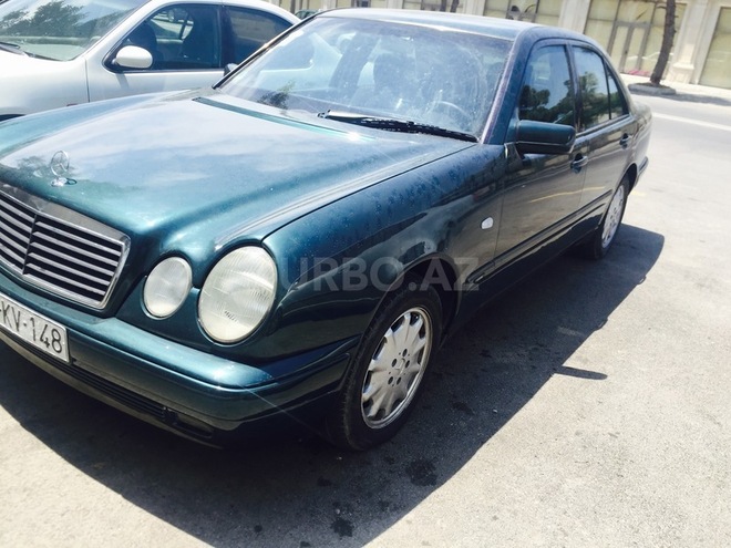 Mercedes E 240 1999, 388,000 km - 2.4 l - Bakı