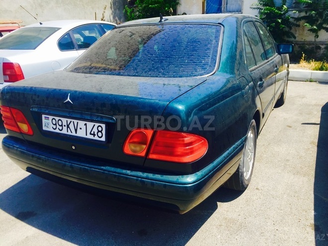 Mercedes E 240 1999, 388,000 km - 2.4 l - Bakı