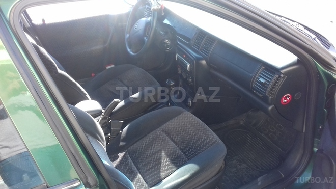 Opel Vectra 1996, 281,000 km - 1.6 л - Bakı