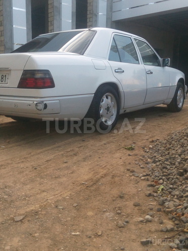 Mercedes E 230 1988, 210,000 km - 2.3 l - Lənkəran