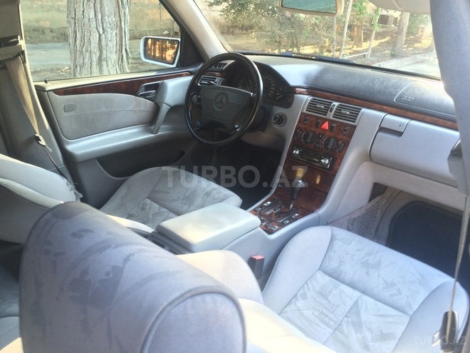 Mercedes E 220 1998, 407,000 km - 2.2 l - Bakı
