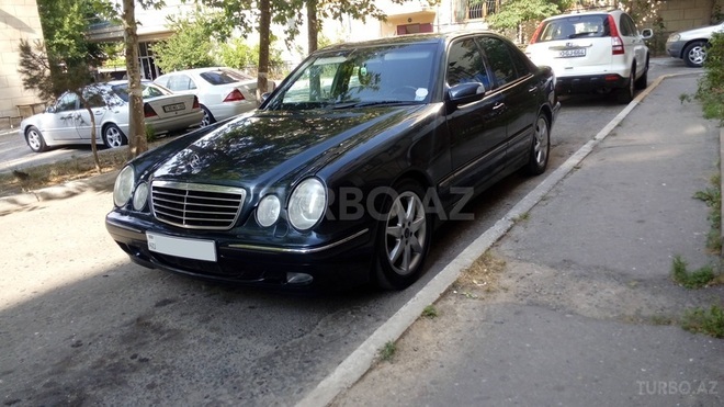 Mercedes E 220 1999, 300,000 km - 2.2 l - Bakı
