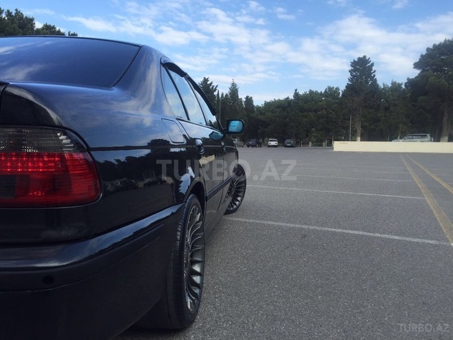 BMW 535 1997, 288,000 km - 3.5 l - Sumqayıt