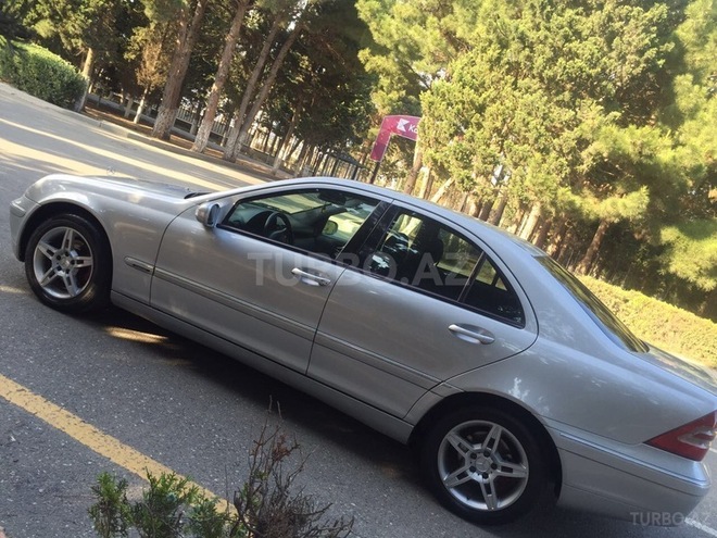Mercedes C 200 2001, 268,000 km - 2.0 л - Sumqayıt