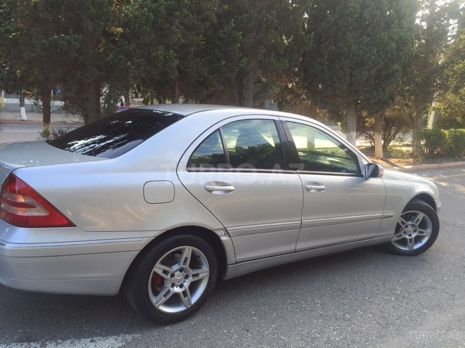 Mercedes C 200 2001, 268,000 km - 2.0 л - Sumqayıt