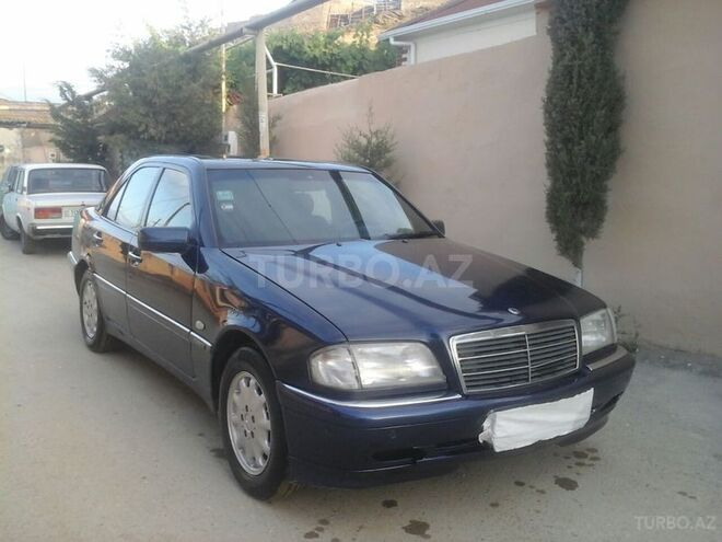 Mercedes C 200 1999, 299,500 km - 2.2 l - Bakı