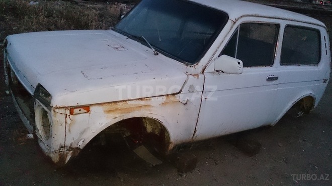 LADA (VAZ) Niva 1988, 100,000 km - 1.7 l - Şirvan