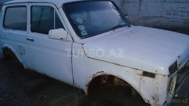 LADA (VAZ) Niva 1988, 100,000 km - 1.7 l - Şirvan