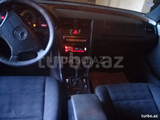 Mercedes C 180 1997, 280,000 km - 1.8 л - Yevlax
