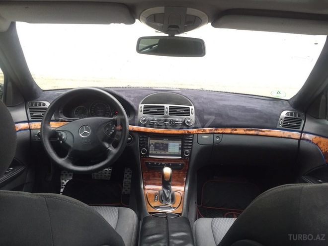 Mercedes E 270 2003, 210,000 km - 2.7 l - Sumqayıt