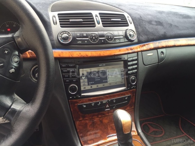 Mercedes E 270 2003, 210,000 km - 2.7 l - Sumqayıt