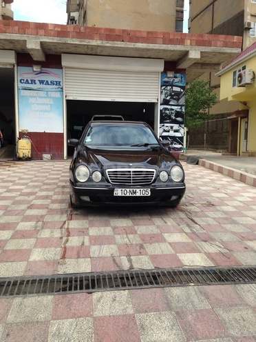 Mercedes E 240 1999, 240,000 km - 2.6 l - Bakı