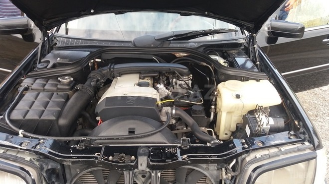 Mercedes C 230 1998, 137,000 km - 2.3 l - Bakı