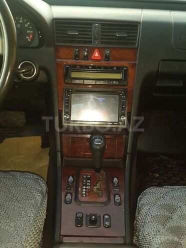 Mercedes C 200 1999, 214,000 km - 2.0 l - Sumqayıt