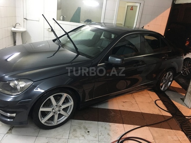 Mercedes C 250 2014, 41,200 km - 2.5 l - Bakı