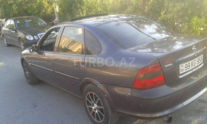 Opel Vectra 1997, 210,000 km - 1.6 l - Bakı