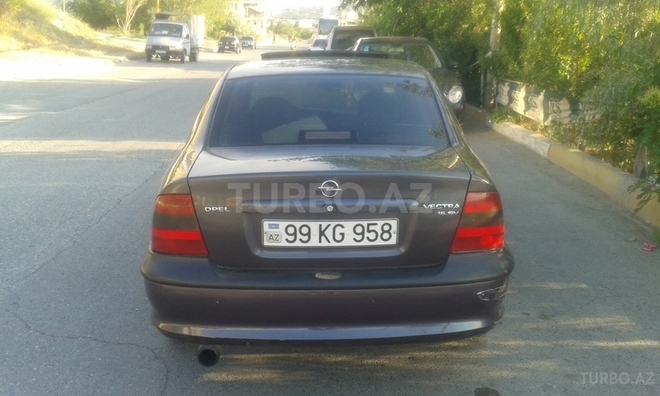 Opel Vectra 1997, 210,000 km - 1.6 l - Bakı