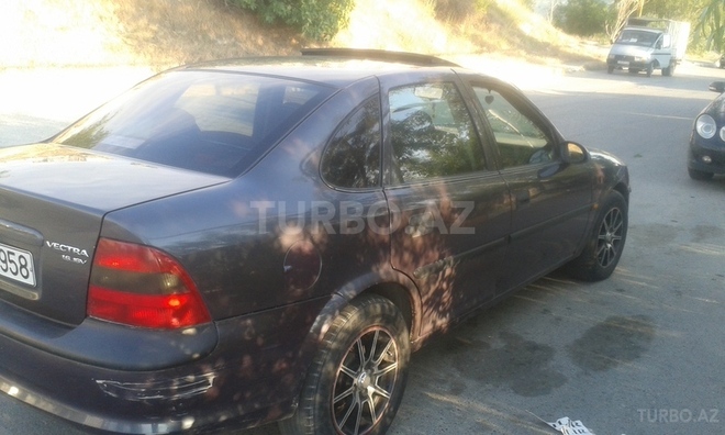 Opel Vectra 1997, 210,000 km - 1.6 l - Bakı