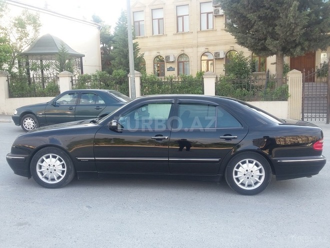 Mercedes E 260 2002, 170,000 km - 2.6 l - Bakı
