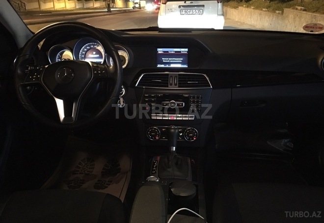 Mercedes C 180 2013, 24,300 km - 1.8 l - Bakı