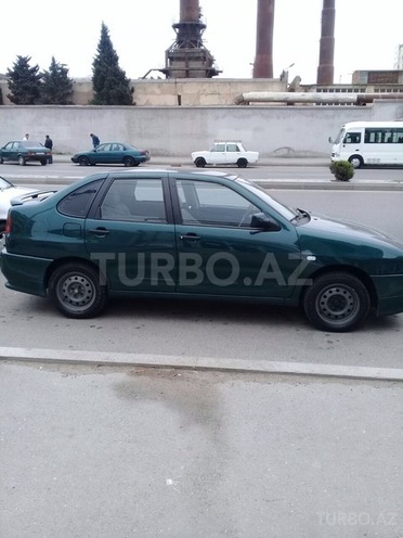 Volkswagen Polo 1996, 290,000 km - 1.6 l - Bakı