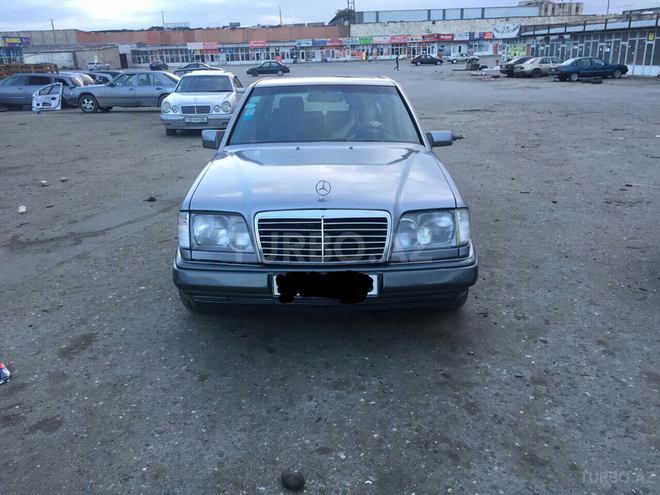 Mercedes E 200 1993, 242,424 km - 2.0 l - Bakı