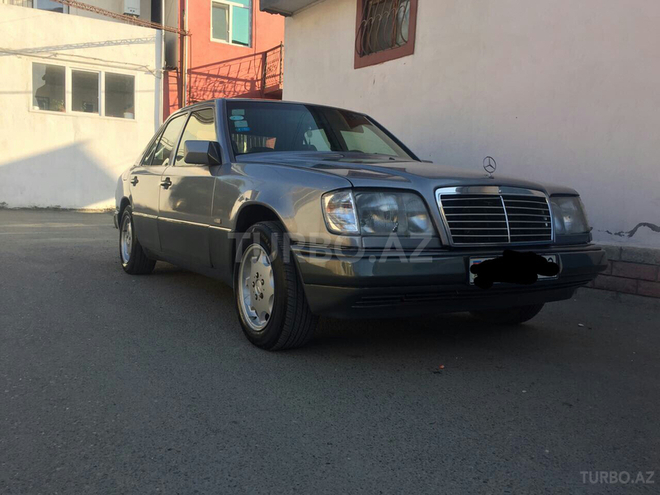 Mercedes E 200 1993, 242,424 km - 2.0 l - Bakı