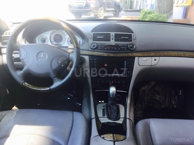 Mercedes E 320 2003, 187,000 km - 3.2 l - Bakı