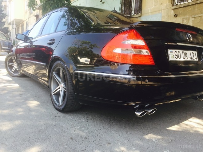 Mercedes E 320 2003, 187,000 km - 3.2 l - Bakı