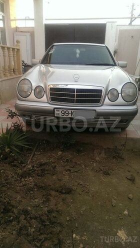 Mercedes E 240 1998, 251,000 km - 2.4 l - Bakı