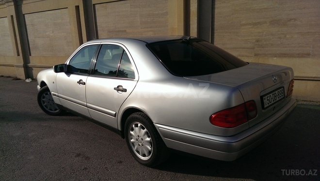 Mercedes E 240 1998, 251,000 km - 2.4 l - Bakı