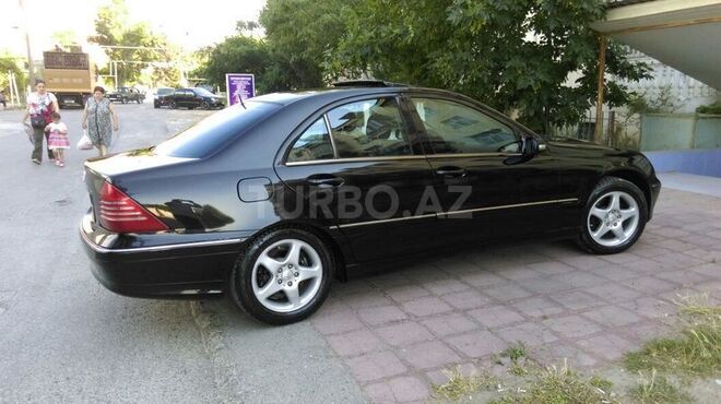 Mercedes C 200 2002, 180,000 km - 2.0 l - Bakı